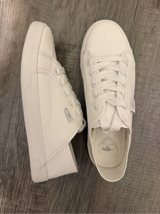 Shoes - Rocket Dog White Canvas Low-Top Sneakers 7 NWOT